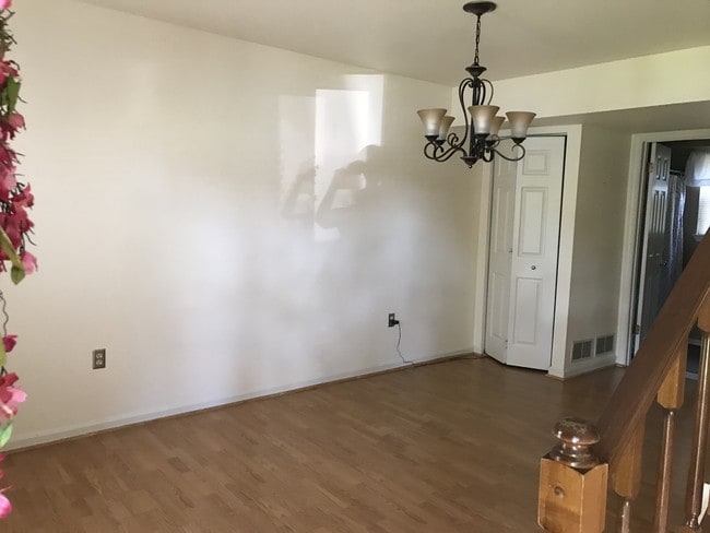 dining room - 1755 Weatherburn Dr