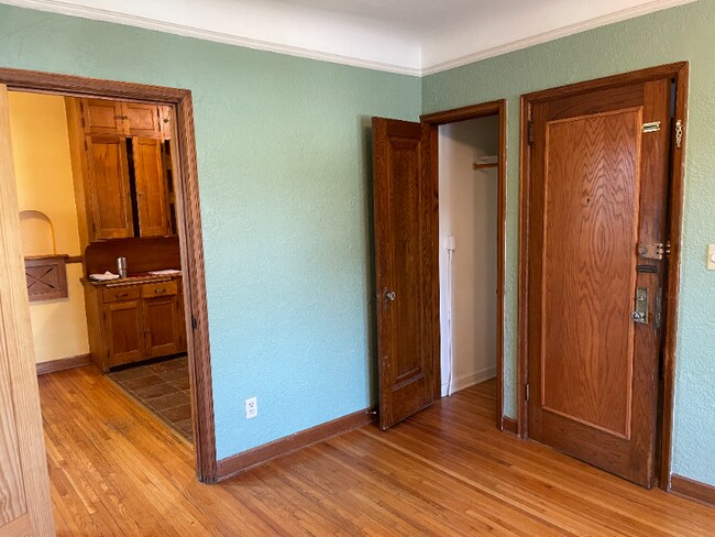 Building Photo - 4252 S 28th Ave