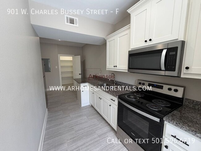 Foto del edificio - 901 W Charles Bussey Ave
