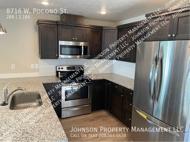 Foto del edificio - Stylish Garden City Townhome with Modern A...