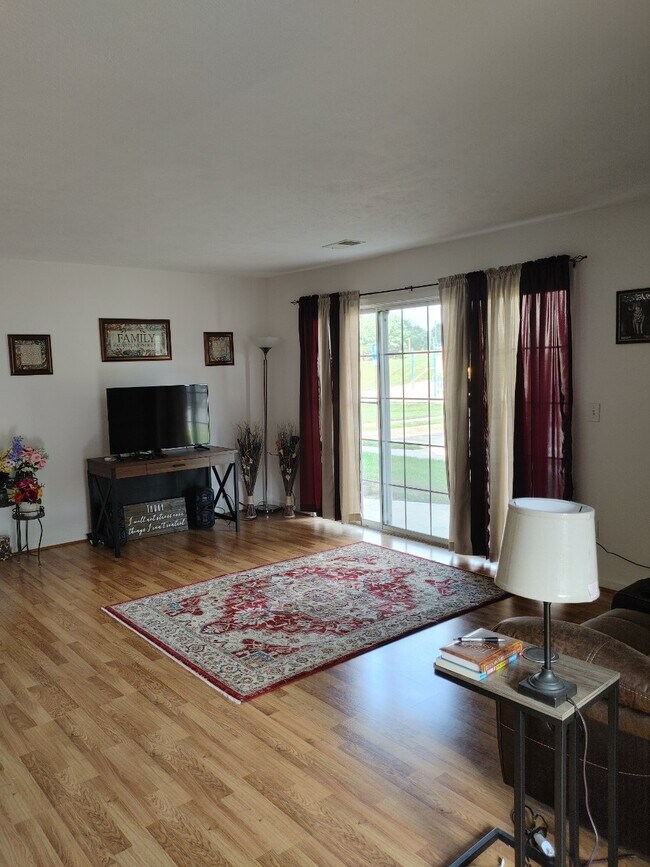 Sala de estar - 141 Brookland Ter