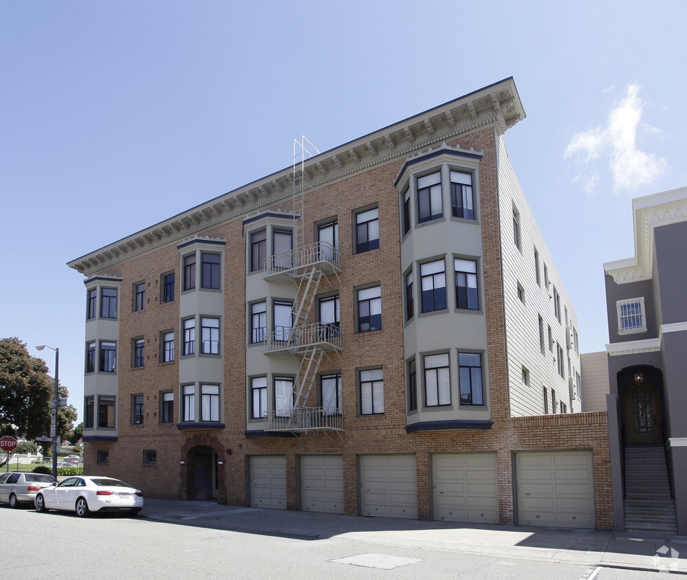 Building Photo - 3260 Gough St