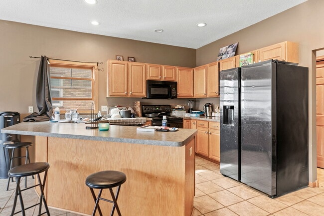 Kitchen - 3514 Grand Ave S