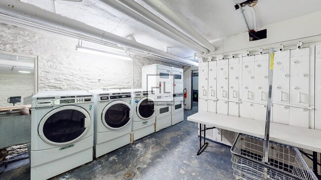 Foto del edificio - E 81st St