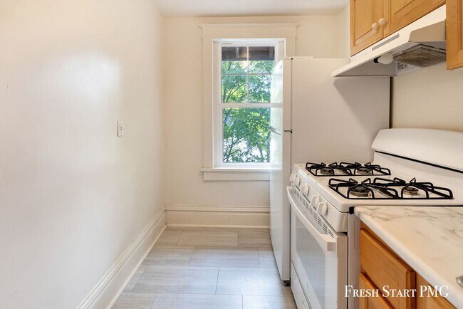 Foto del edificio - 280 Irwin Ave