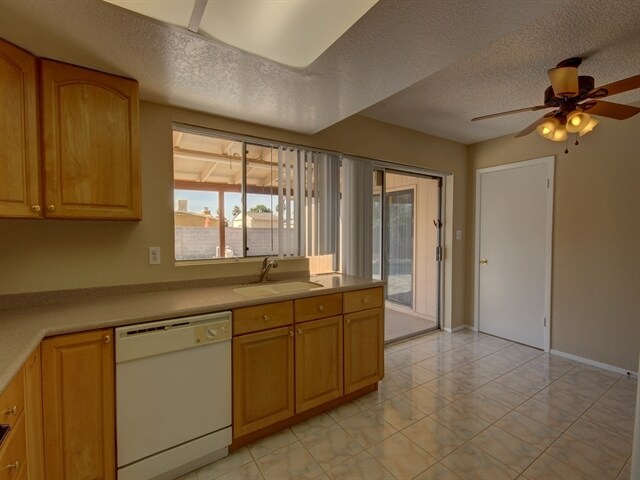 Foto del edificio - 651 E Glade Ave