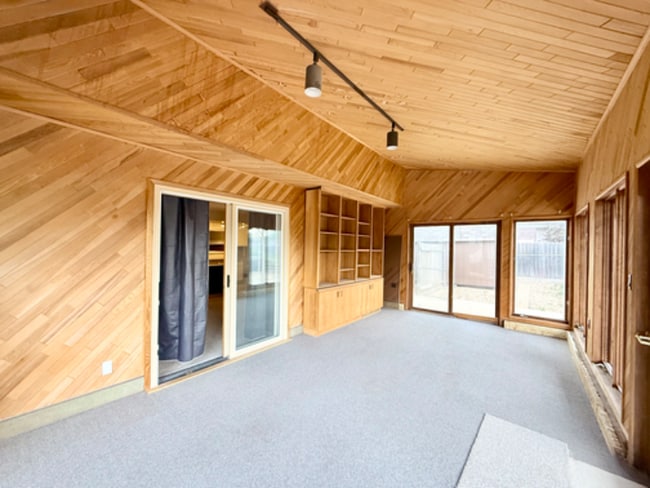 Building Photo - 301 W Mangrum Dr