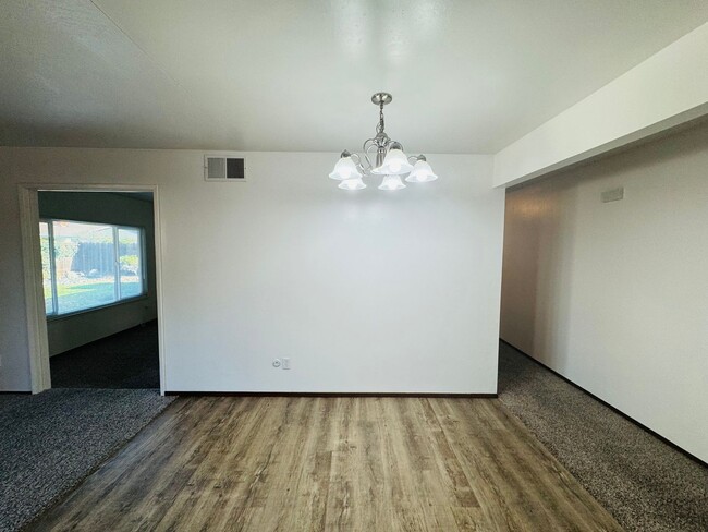 Foto del edificio - Location, Location  -  3 Bedroom, 2 Bath H...