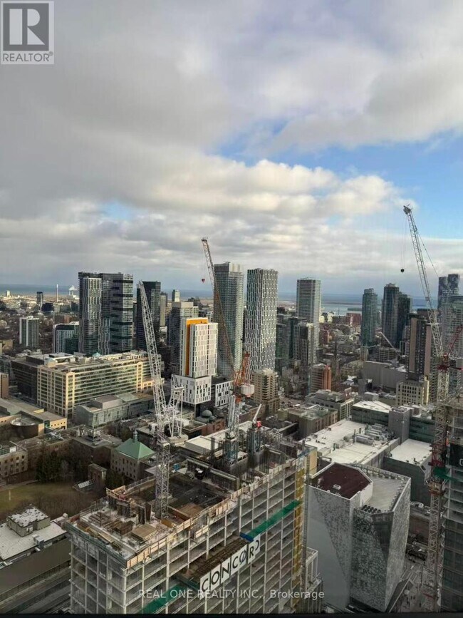 Building Photo - 386 Yonge St