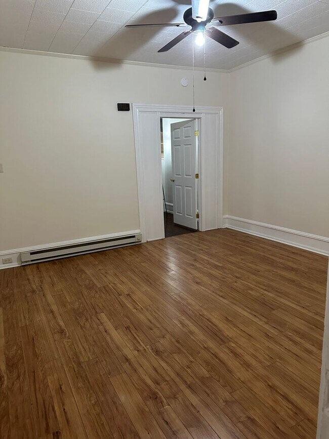Foto del edificio - 825 Columbia Ave