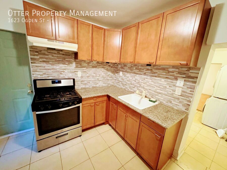 Foto principal - 1BR/1BA Fairmount Ground Floor Apt with Wa...