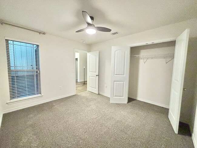 Building Photo - 5637 Peach Dr