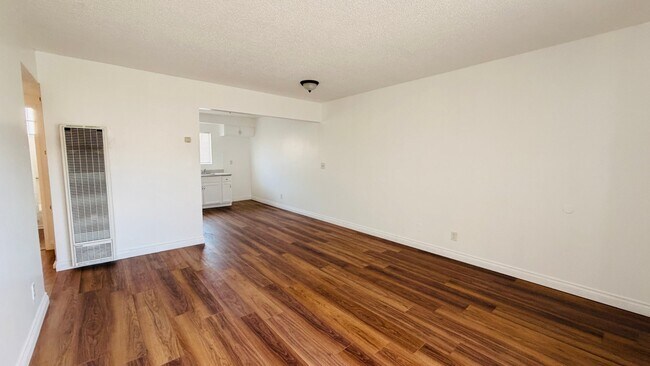 Building Photo - 1439 W 84th Pl