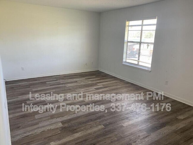 Foto del edificio - 105 Meaux Blvd