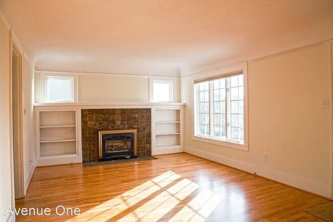 Building Photo - 3 br, 1.5 bath House - 5528 Woodlawn Ave N