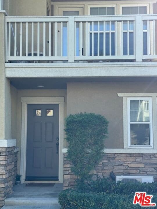 Building Photo - 1800 Oak St