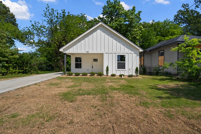 Photo - 750 Barrett Pl House