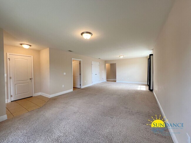 Foto del edificio - Desirable location and Beautiful Home with...