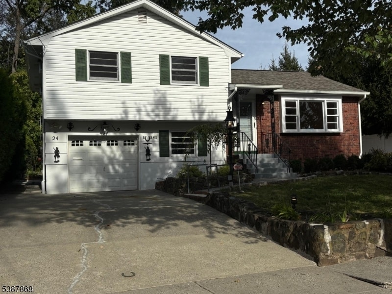 Primary Photo - 24 Stiles St