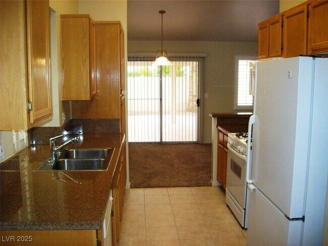 Building Photo - 5440 Red Sun Dr