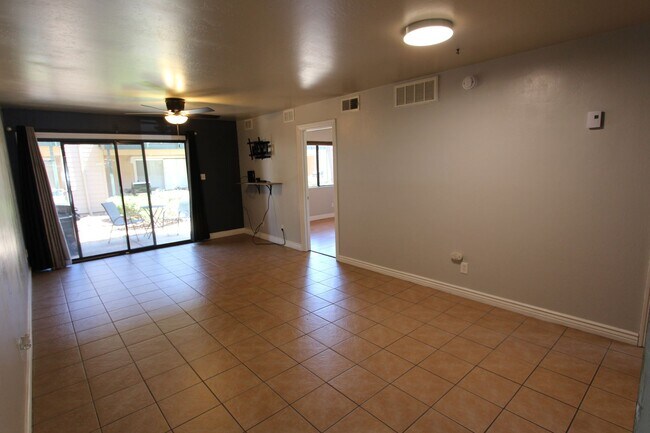 Building Photo - AVAILABLE NOW! Ground Level 2-Bedroom Cond...