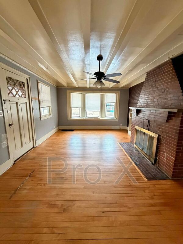 Foto del edificio - 401 S Jackson Ave