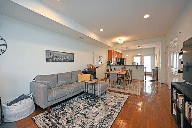Foto del edificio - 1714 Grandmere Ln