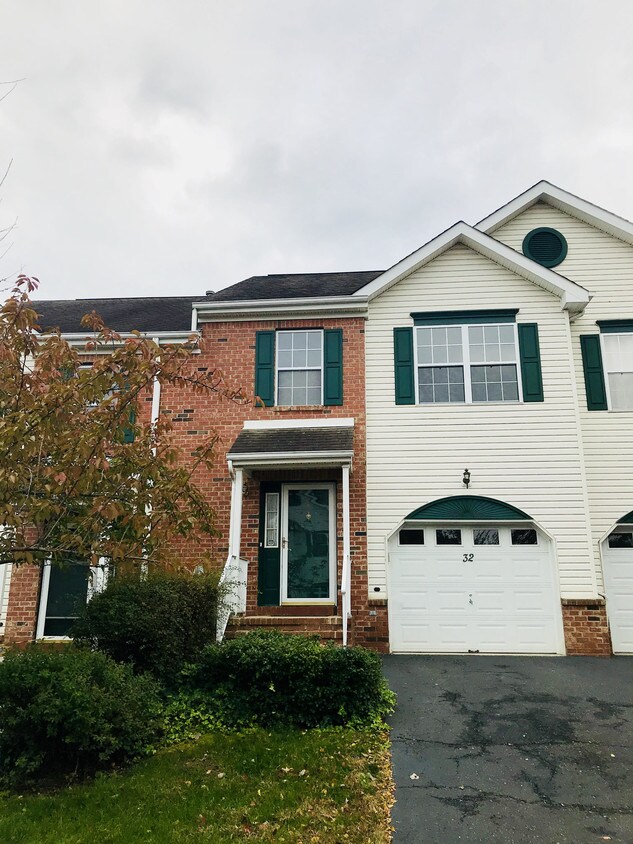 32 Heron Ct, Manalapan Township, NJ 07726 Townhome Rentals in