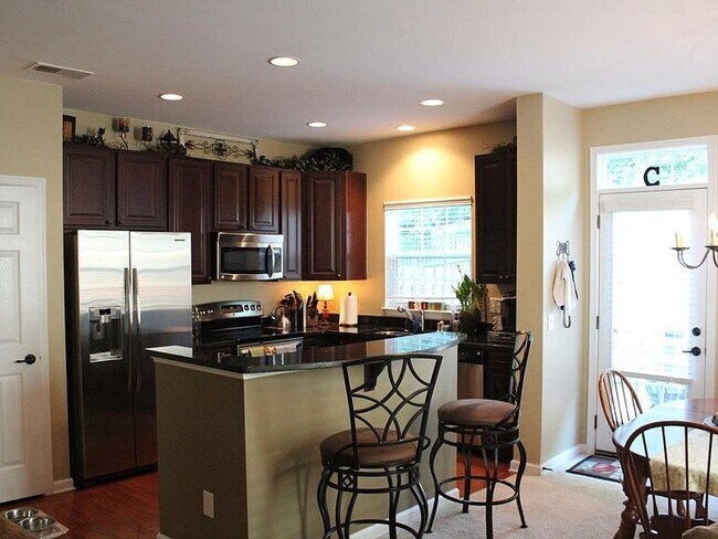 Foto del edificio - 3 Bedroom townhome near downtown Greenville!