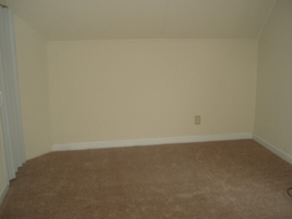Building Photo - 2612 Hillcrest Ter