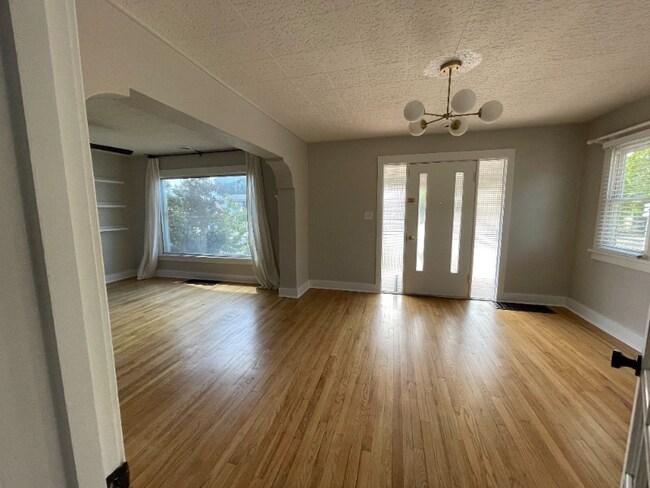 Building Photo - 256 W 300 S
