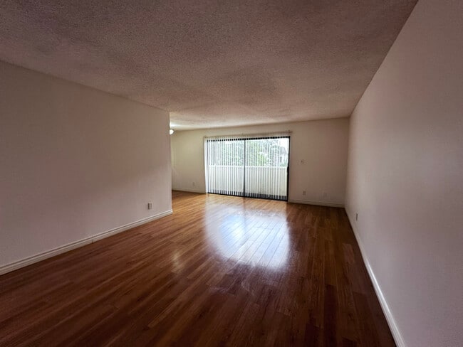 Building Photo - 135 N Swall Dr