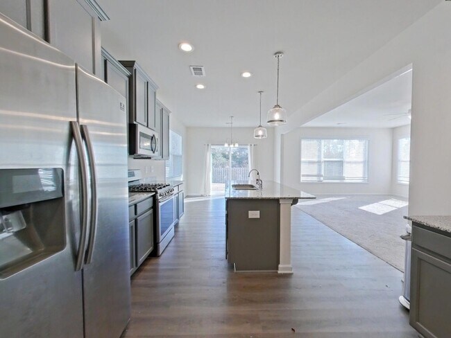 Building Photo - 518 Count Fleet Ct