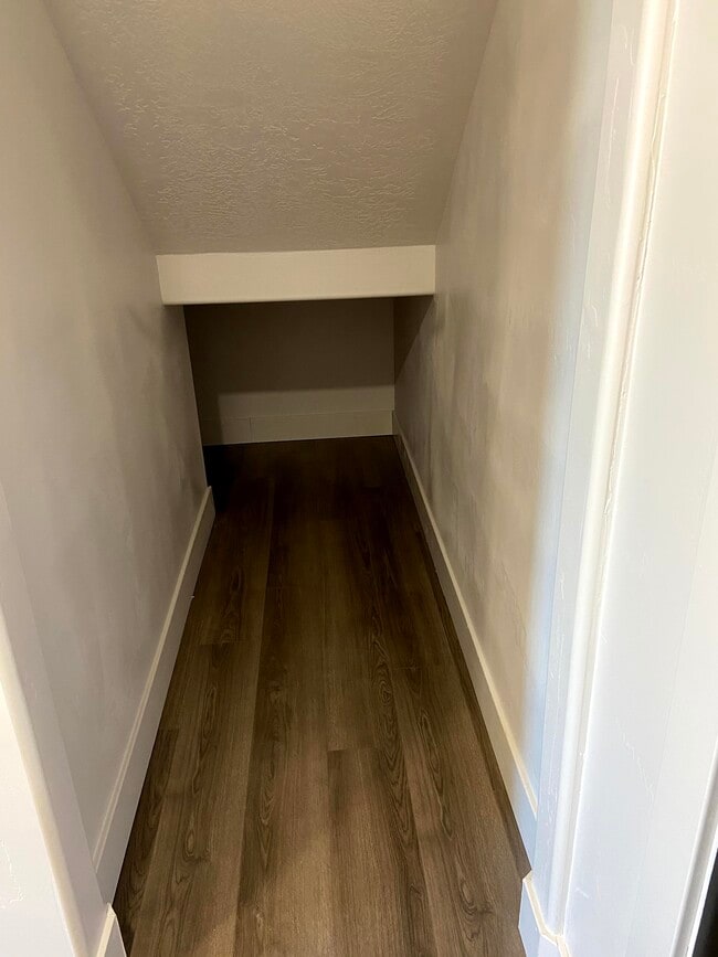 Building Photo - 4941 E Silver Ridge Rd