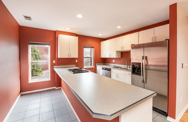 Building Photo - Collins Ave 241-243 MLR