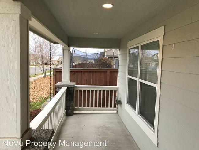 Building Photo - 1831 Yaquina Dr