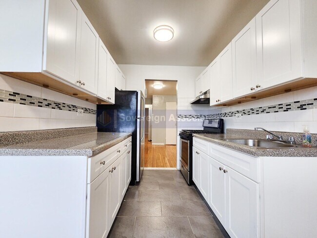 Foto del edificio - 210 W 251st St