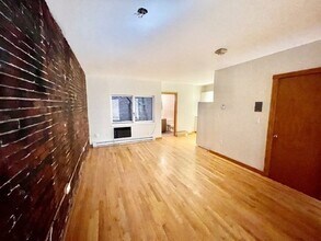Building Photo - 5 Thacher Ct