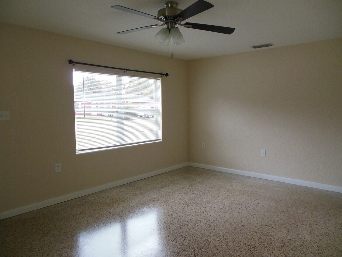 Foto del edificio - 1729 Pine Ave