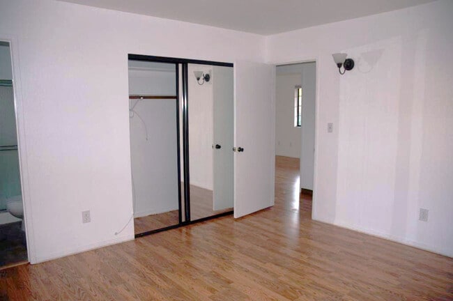 Building Photo - 24450 Mccray Ct
