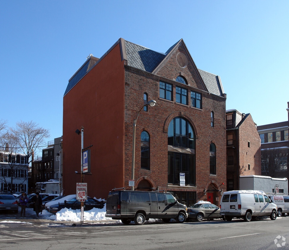 Primary Photo - 136 Arlington St