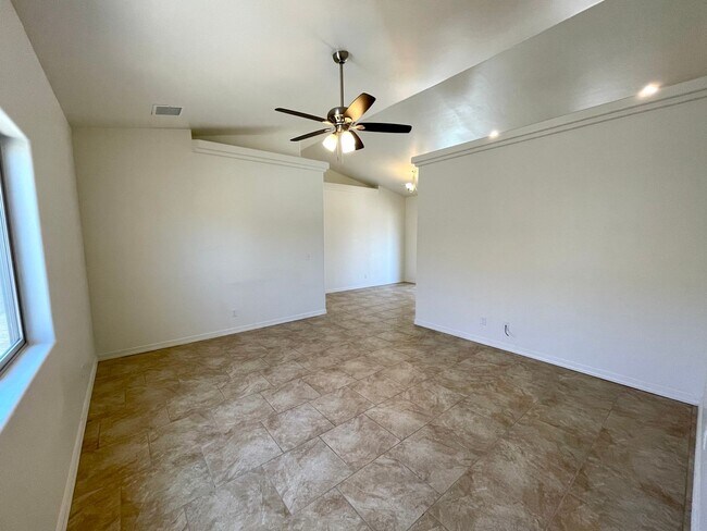 Foto del edificio - Great 3 Bedroom Home near Hualapai School!
