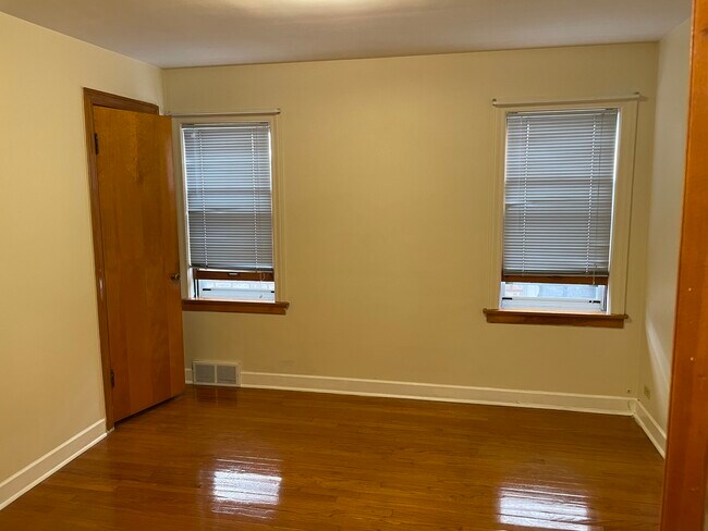 Foto del edificio - 5826 N Merrimac Ave