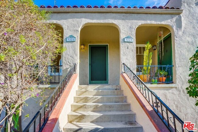 Foto del edificio - 3221 Berkeley Ave