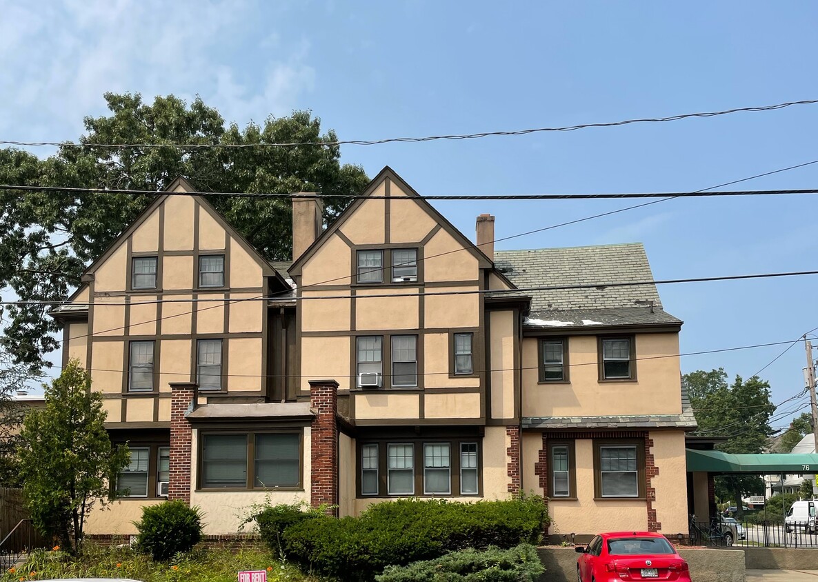 76 Blackstone Blvd, Providence, RI 02906 76 Blackstone Blvd