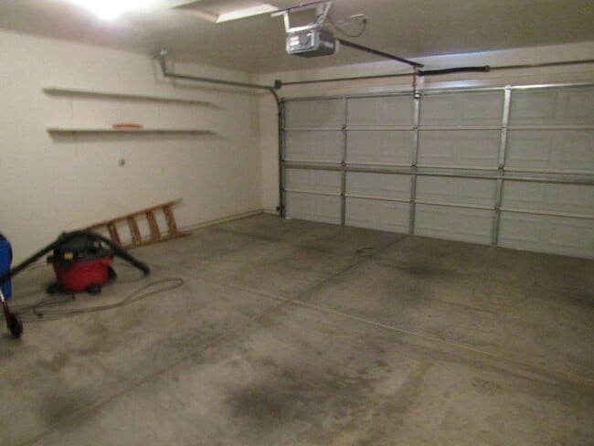 Building Photo - 1212 Serinna Ct