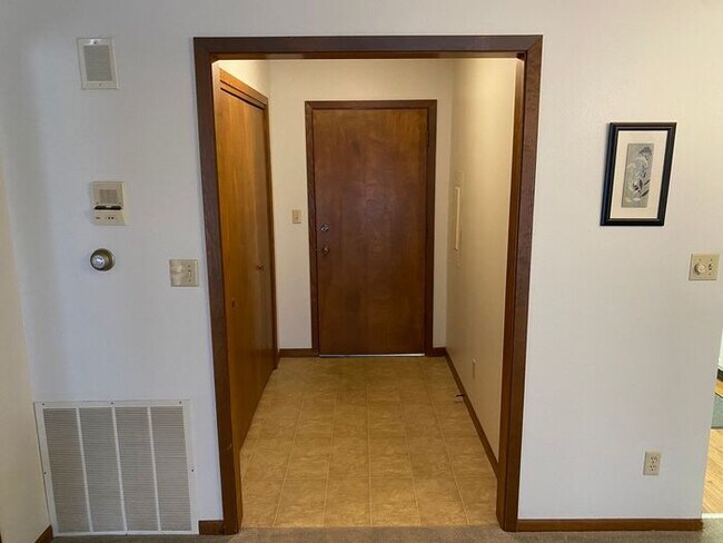 Foto del edificio - $1,150 | 1 Bedroom, 1 Bathroom House | Pet Friendly | 55+ Community | Available for August 1st, 2...