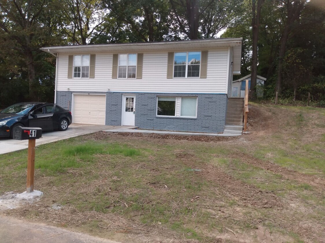 41 Delores Dr, Fenton, MO 63026 House for Rent in Fenton, MO