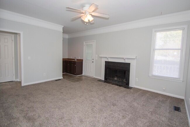 Foto del edificio - Charleston Style Home Now Available!