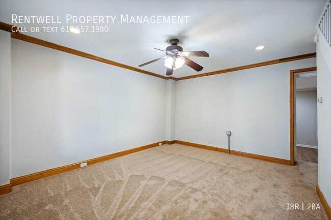 Building Photo - 3BD 1BA Townhome Available now in Drexel M...